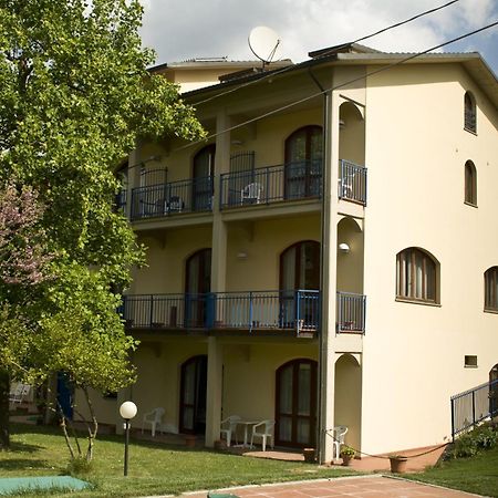 Hotel The Marquee Castelnuovo di Garfagnana Buitenkant foto